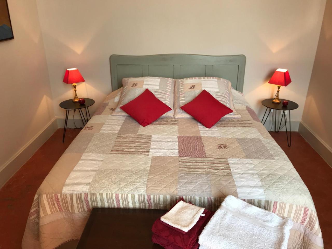 Couleurs De Camargue Bed & Breakfast Beauvoisin  Exterior photo